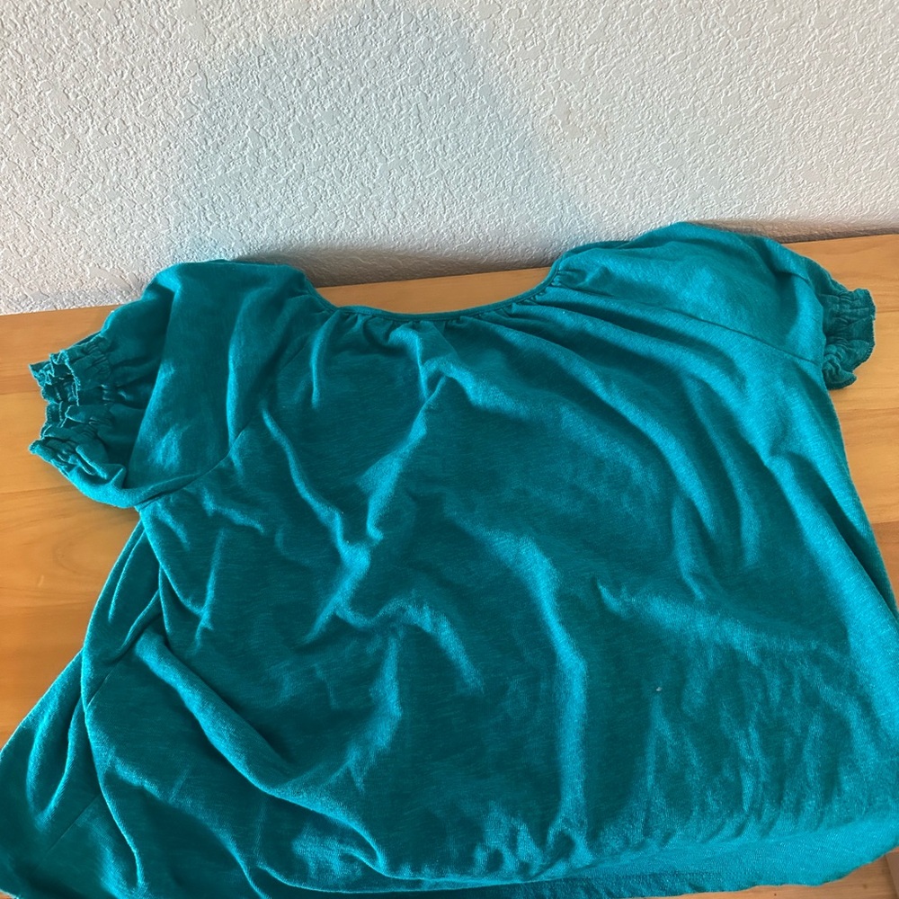 teal short sleeve
